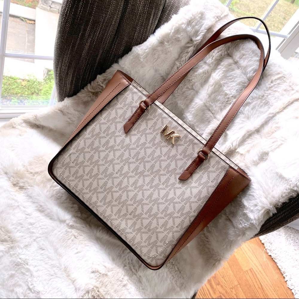 NWT NEW authentic MK signature monogram leather trim tote vanilla
